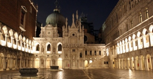 Notte al Museo - Palazzo Ducale di sera 