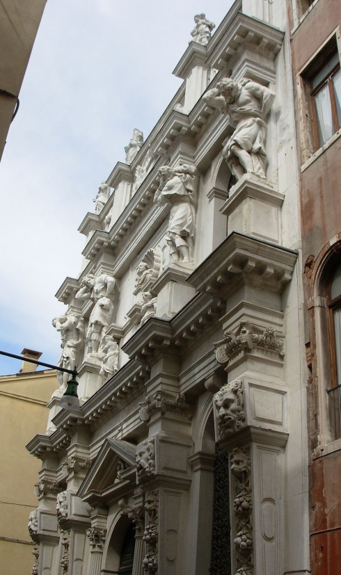 facciata della chiesa