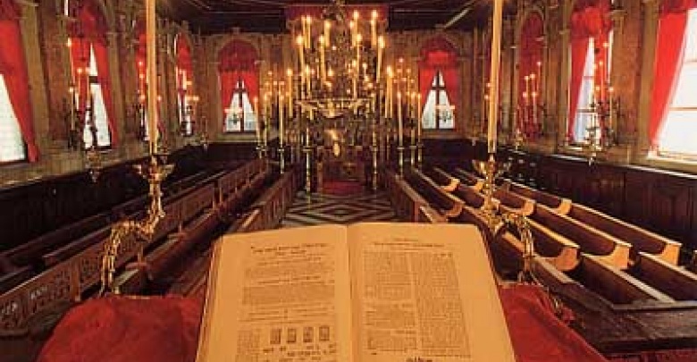 interno di una sinagoga